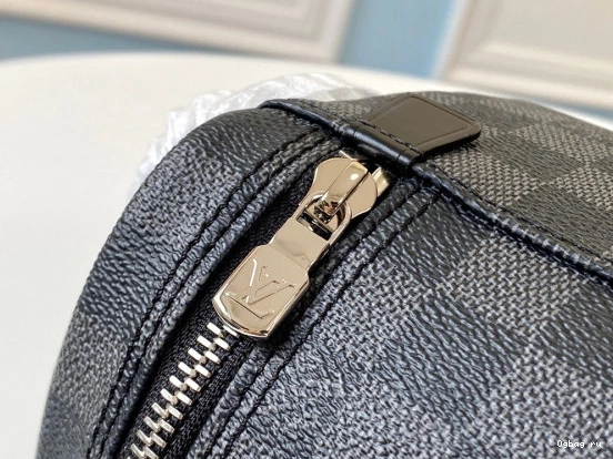POUCH TOILETRY LOUIS VUITTON 0723